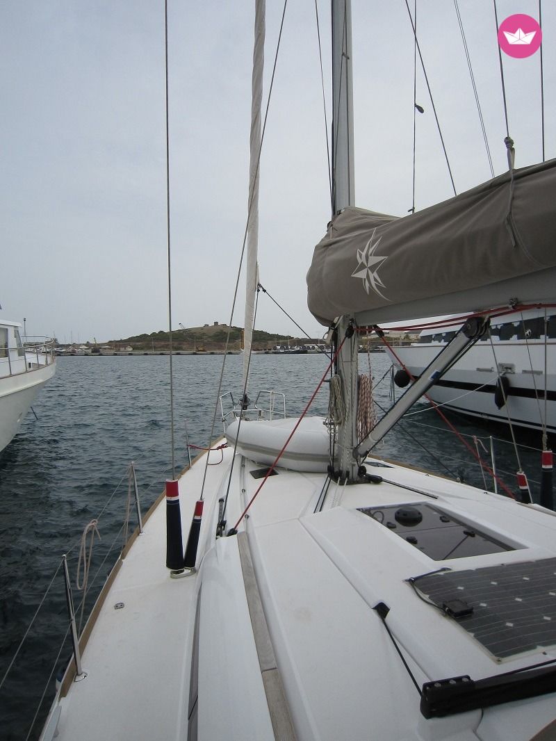 Charter sailboat in Athens  