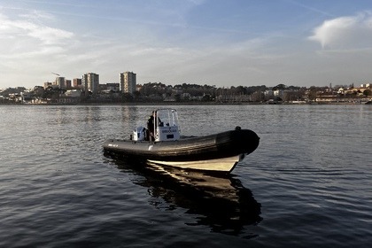 Hyra båt RIB-båt Valiant 7.5 Porto