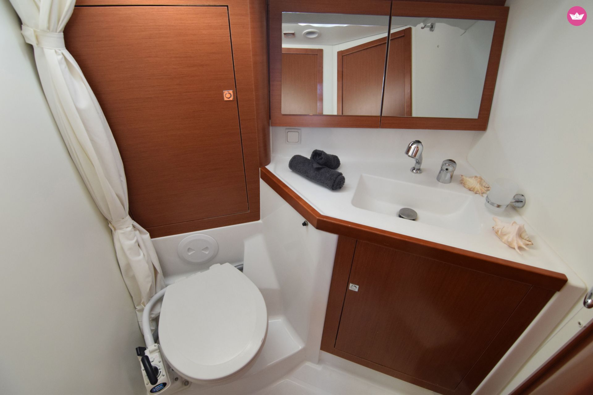 Charter Sailboat Beneteau Oceanis 45 Athens