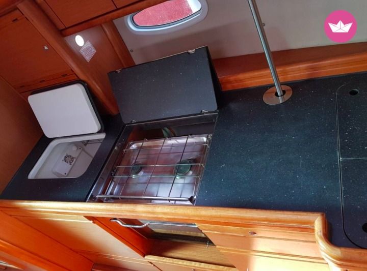 Charter Sailboat Bavaria 40 Kavala