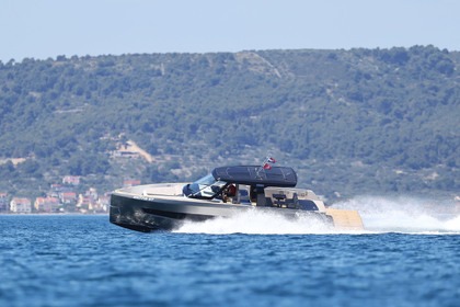 Hyra båt Motorbåt Fjord Boats Fjord 41 XL Brač