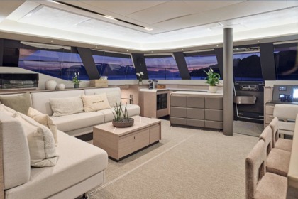 Alena Fountaine Pajot Power 67