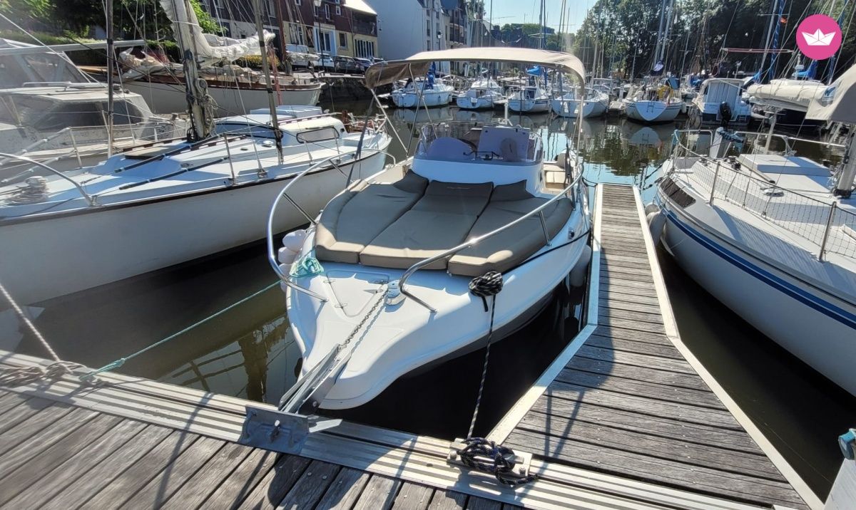 Bateau à moteur B2 Marine Capferret 672sd 175cv 6