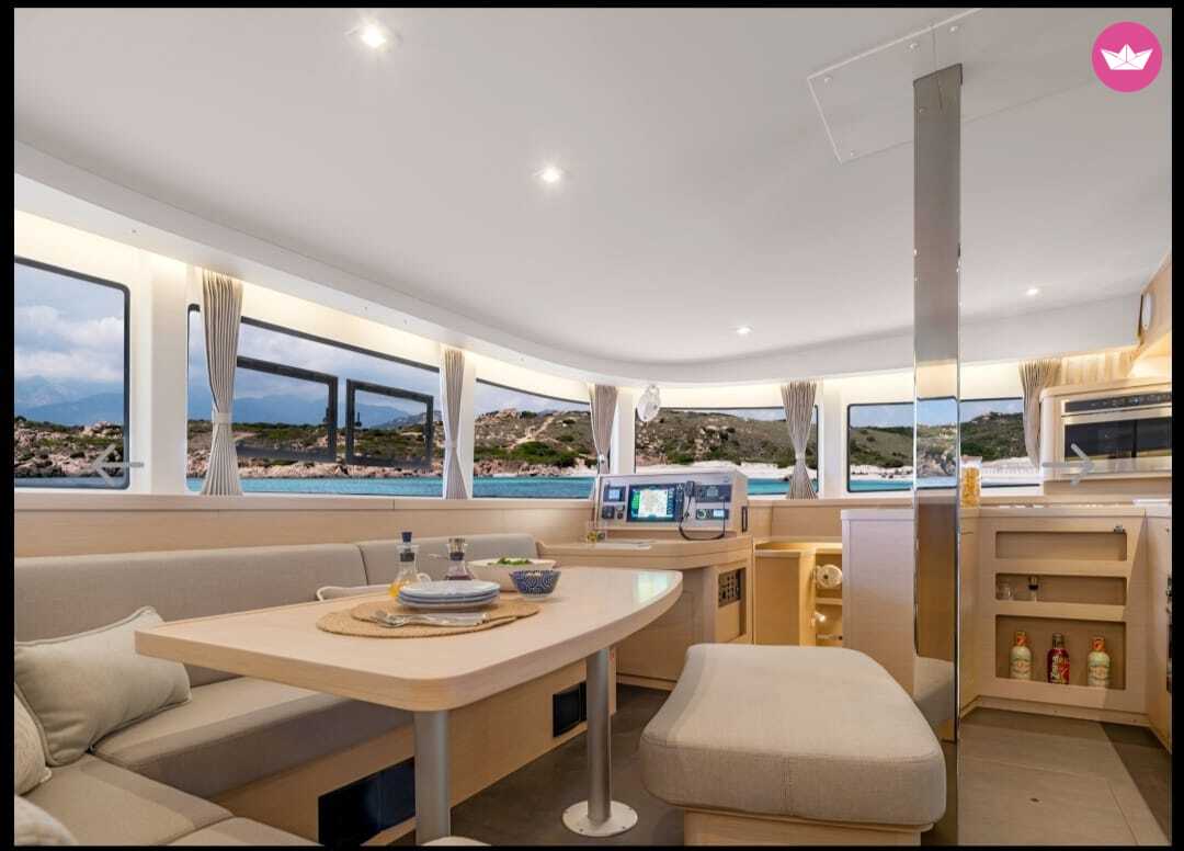 Catamaran Queen Lagoon 42 12.8m 5