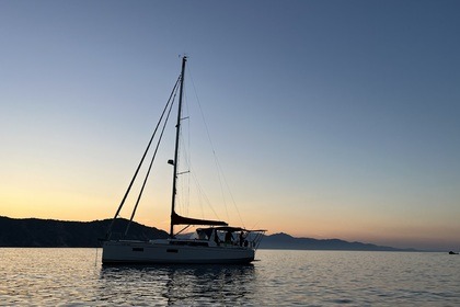 Hyra båt Segelbåt Beneteau Oceanis 38.1 L'Escala