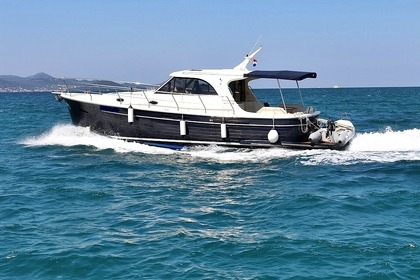 Hyra båt Motorbåt Adriana 44 BT Kroatien