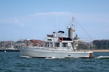 Rental Motorboat GRAND BANKS 42 SEDAN Getxo