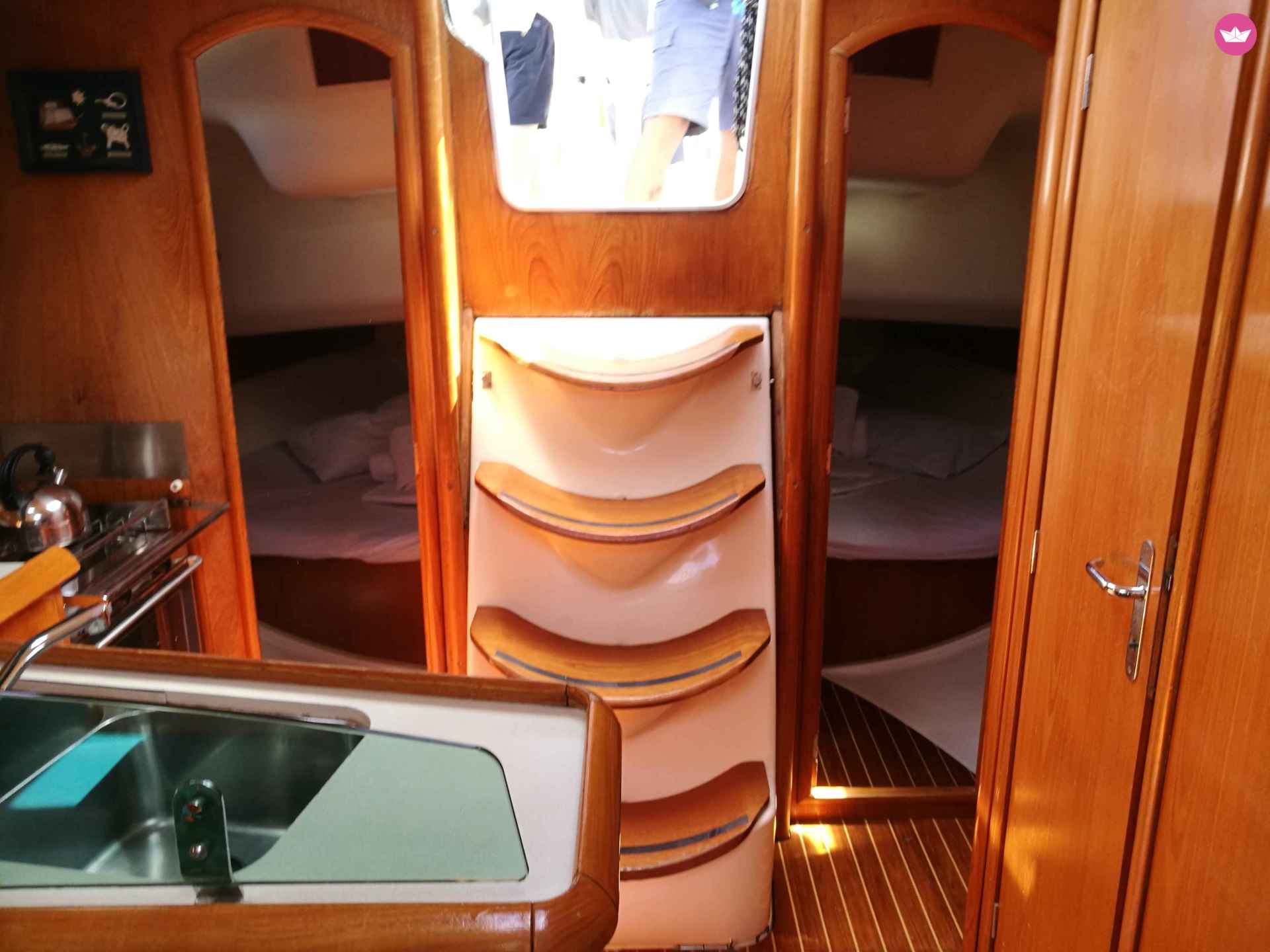 Sailboat Jeanneau Sun Odyssey 40 for hire