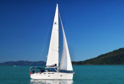 Charter Sailboat Bavaria 40 Airlie Beach