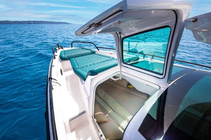 Axopar 37X Cross Cabin