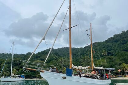 Hire Sailboat custom 36 Santa Marta