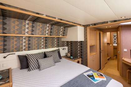 QUEEN OF DIAMONDS Lagoon 52