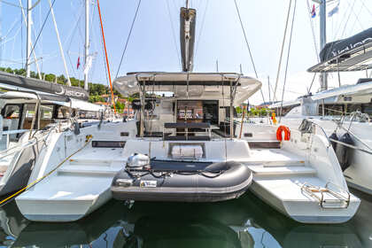 Alquiler Catamarán Lagoon-Bénéteau Lagoon 42 - 4 + 2 cab. Skradin