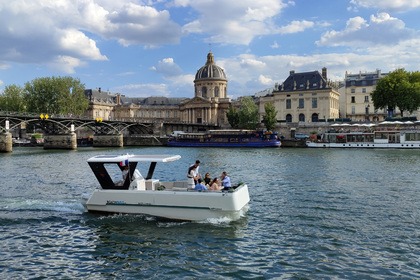 Location Bateau à moteur Boat in Paris Riverlounge Paris