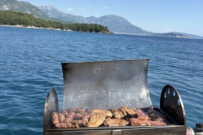 Hire Motorboat Rio 1000Fly Bar