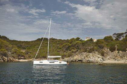 Charter Sailboat JEANNEAU SUN ODYSSEY 440 Volos