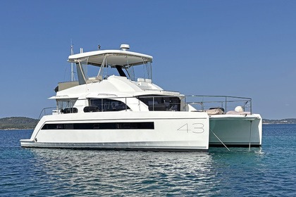 Location Catamaran Robertson & Caine Leopard 43 Hyères