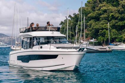 Hyra båt Motorbåt Jeanneau Merry Fisher 1095 Cannes