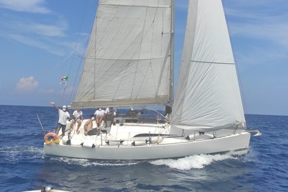 Charter Sailboat Bonin 31 RACE Bisceglie