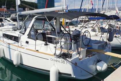 Rental Sailboat BENETEAU OCEANIS 38.1 Split