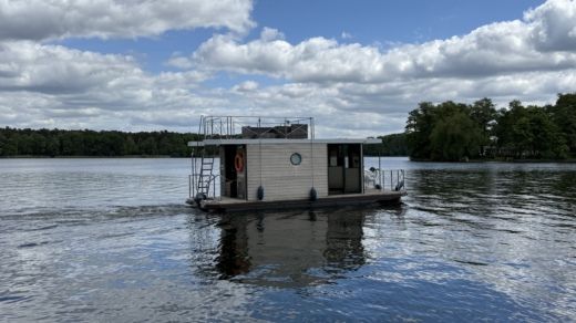 Berlino Houseboat RIVO SP ZO.O Campi 300 alt tag text