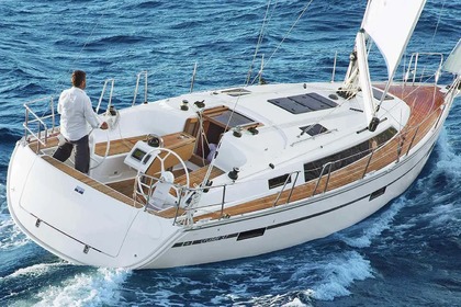 Passe férias inesquecíveis com este veleiro Crui