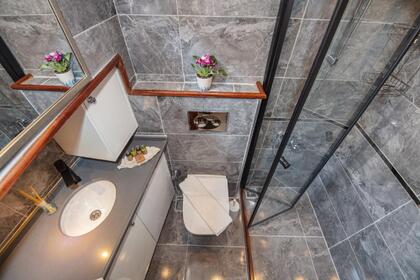 2023 model luxury gulet with capacity of 6 people