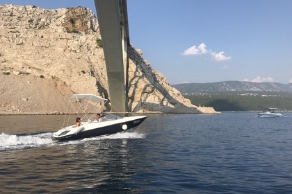 Charter Motorboat Bayliner Ciera 2050 Novi Vinodolski