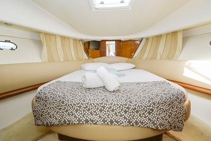 Disfruta a bordo del Prestige 32