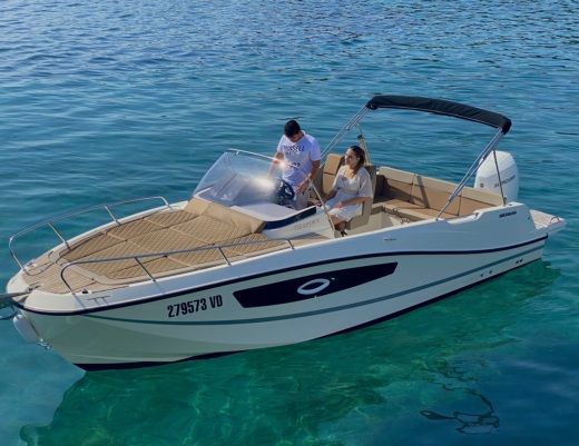 Quicksilver 755 Sundeck