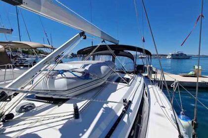 Hyra båt Segelbåt Bavaria Yachtbau Bavaria Cruiser 37 - 3 cab. Pula