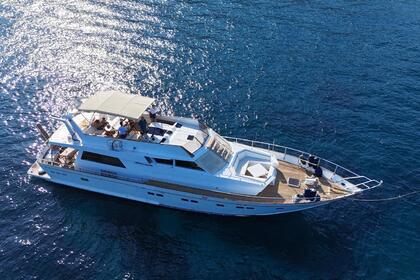 Charter Motor yacht Cantieri di Pisa Akhir 20 Catania