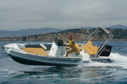 Hire Motorboat Motonautica 7.70 Six-Fours-les-Plages
