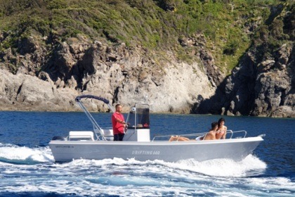 Noleggio Barca a motore Conero Drifting 660 (1) Ischia