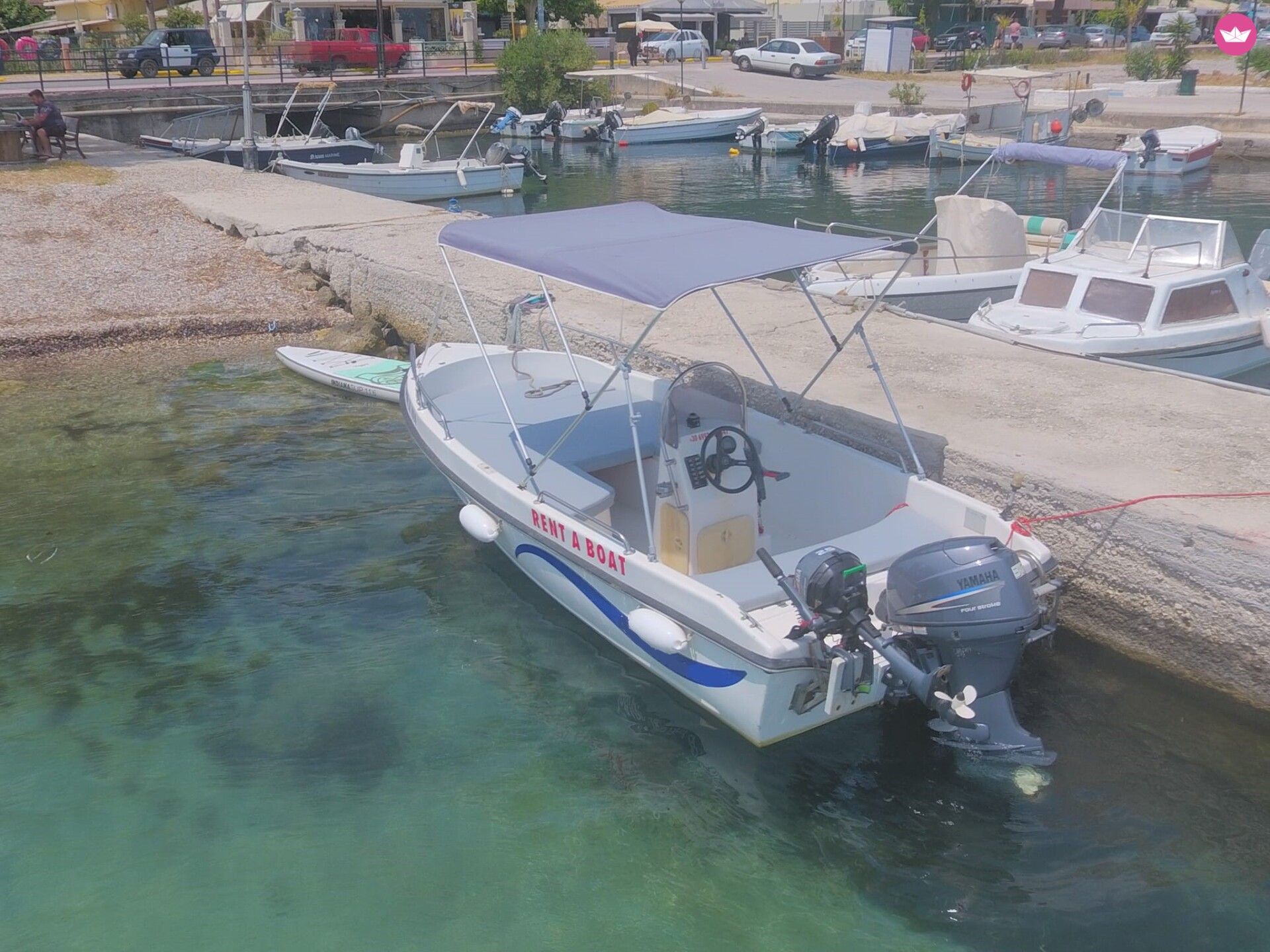 Bateau à moteur Assos