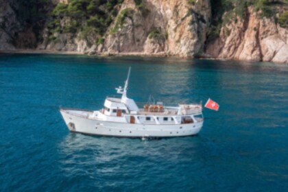 Hire Motor yacht FAIRMILE 80 Palma de Mallorca