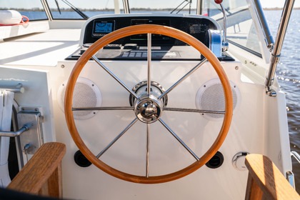 Charter Motorboat Linssen 35 SL AC Sneek