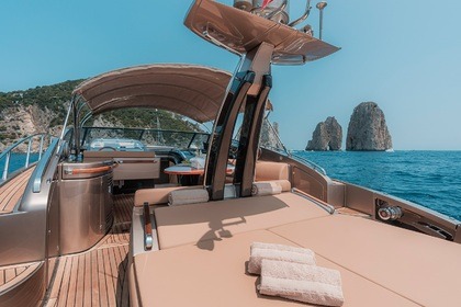 Noleggio Yacht a motore Riva Rivale 52 Sorrento