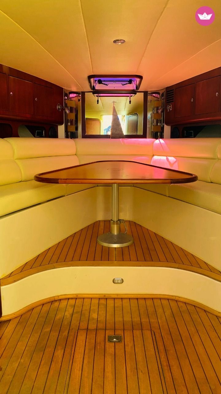 Chris Craft Express 32