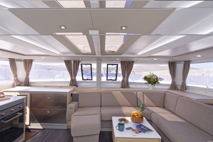 Helidoni Fountaine Pajot Tanna 47