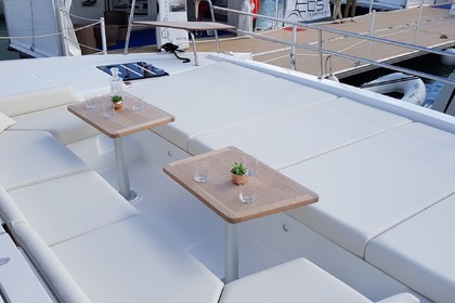 BALI 4.3 MY  (CATAMARAN DE MOTOR)