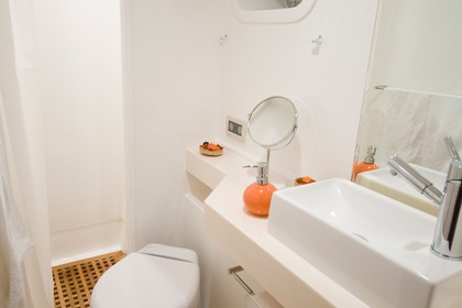 Our rates are for 2 guests! Extra person $375