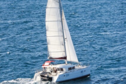 Charter Catamaran LAGOON 400 Hyères