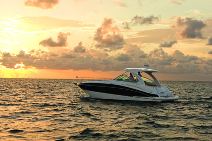 Location Yacht à moteur CRUISERS YACHT CRUISER YACHT 360 EXPRESS Hyères