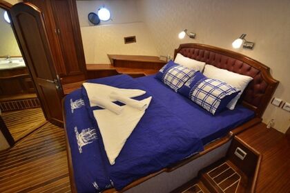 Luxury Gulet Charter in the Aegean – 16-Person Gulet