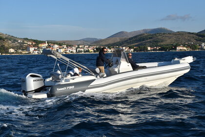 Чартер RIB (надувная моторная лодка) MARLIN 790 Dynamic Трогир