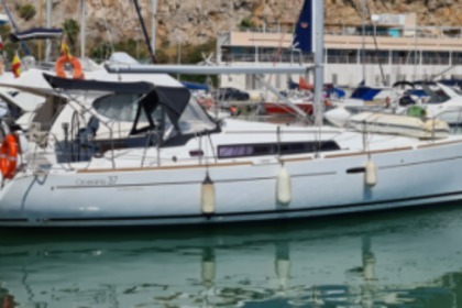 Alquiler Velero Beneteau Oceanis 37 Limited Edition Sitges