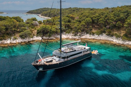 Location Yacht à voile Custom Sailing Yacht Rara Avis Marina Nava