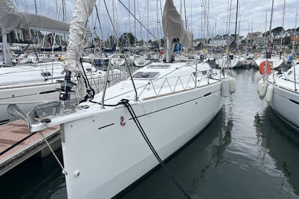 Charter Sailboat Beneteau First 30 La Trinité-sur-Mer
