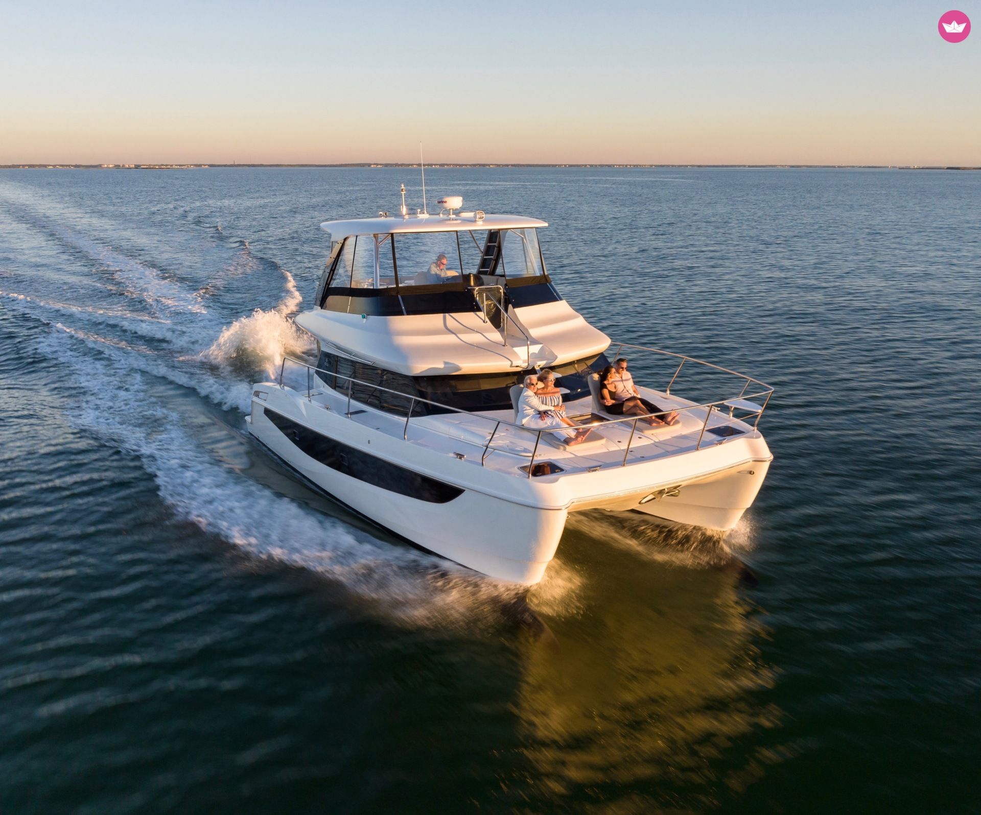 Bateau à moteur Aquila
